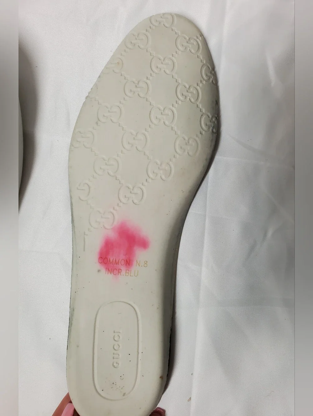 Gucci GG Supreme Monogram Low-Top Sneakers In A Midnigth Blue & Beige Size 8